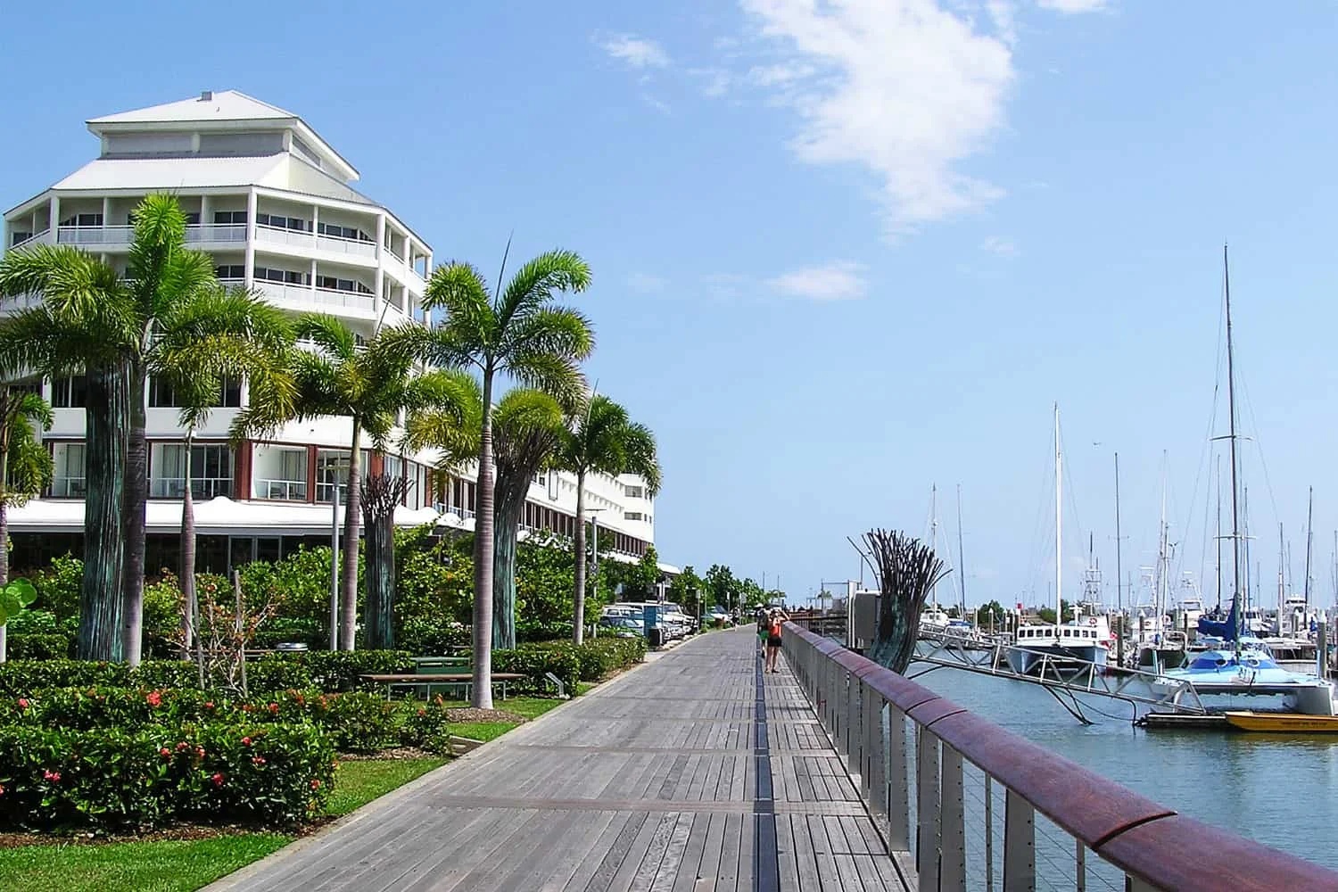 assets/img/destinations/Cairns.jpg Professional Cairns Airport Taxi