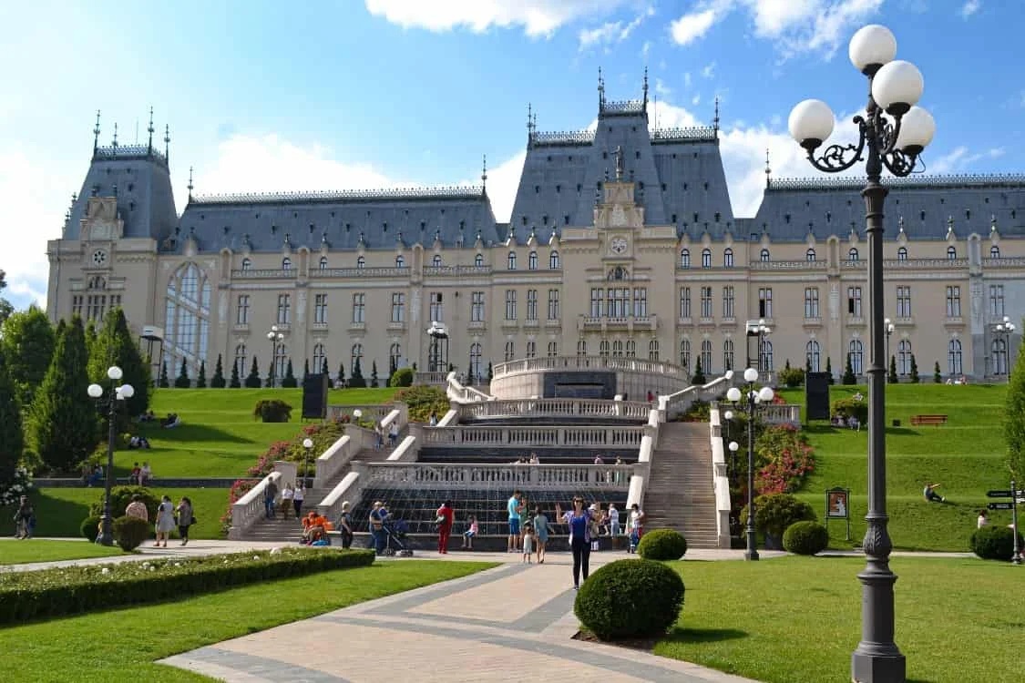 assets/img/destinations/Iasi.jpg Professional Iasi Airport Taxi