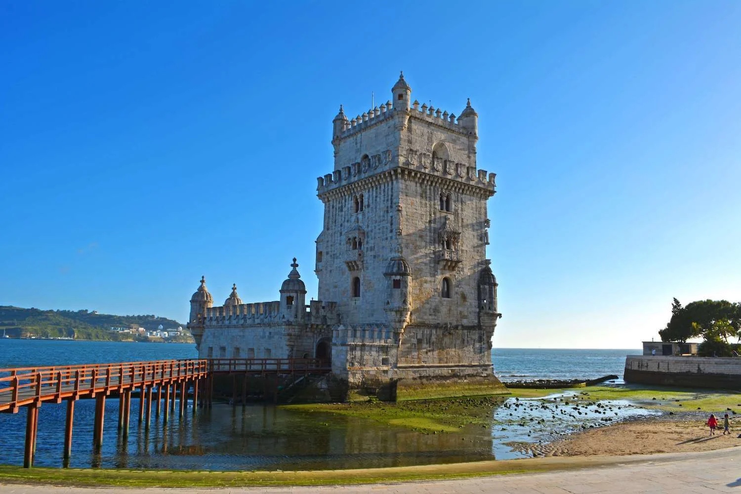 assets/img/destinations/Lisbon.jpg Professional Lisbon Airport Taxi