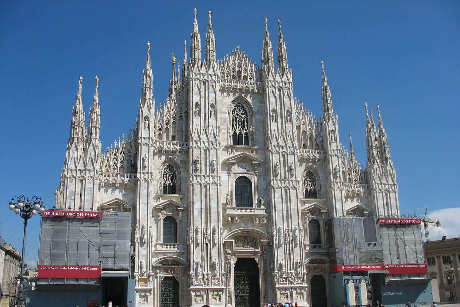 assets/img/destinations/Milan.jpg Professional Milan Airport Taxi