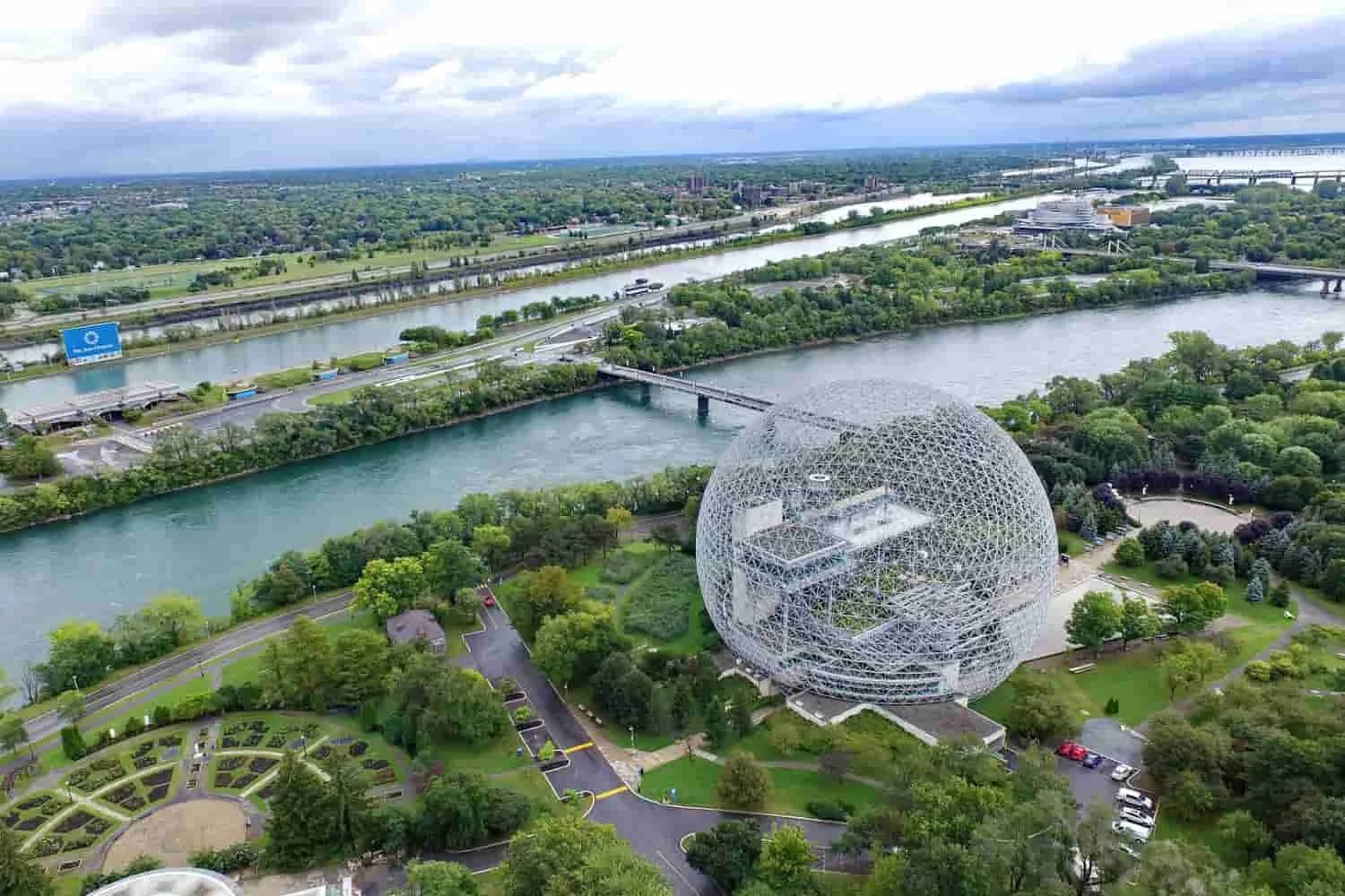 assets/img/destinations/Montreal.jpg Professional Montreal Airport Taxi