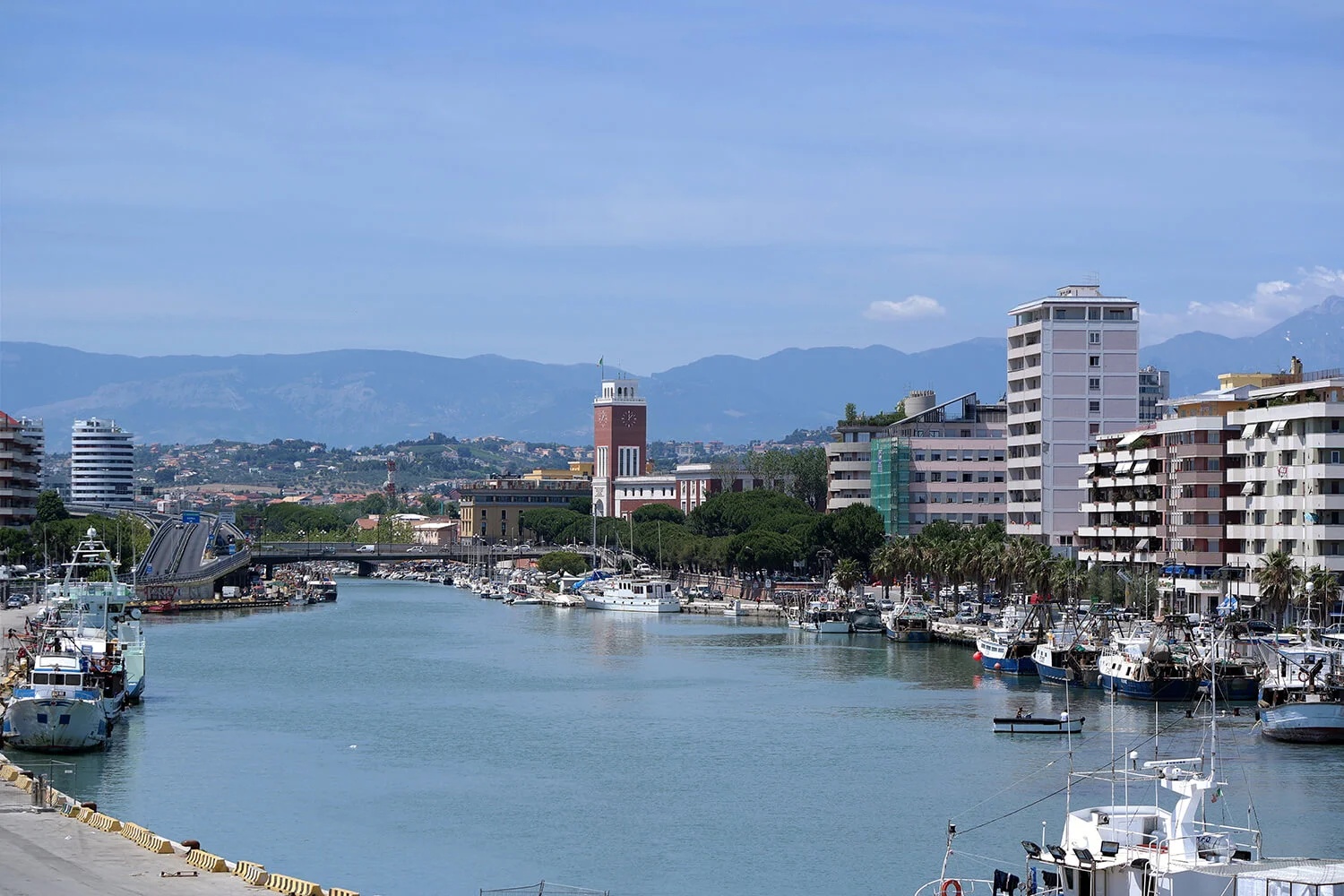 assets/img/destinations/Pescara.jpg Professional Pescara Airport Taxi