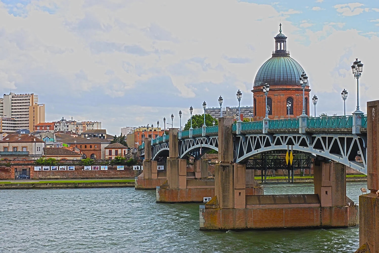 assets/img/destinations/Toulouse.jpg Professional Toulouse Airport Taxi