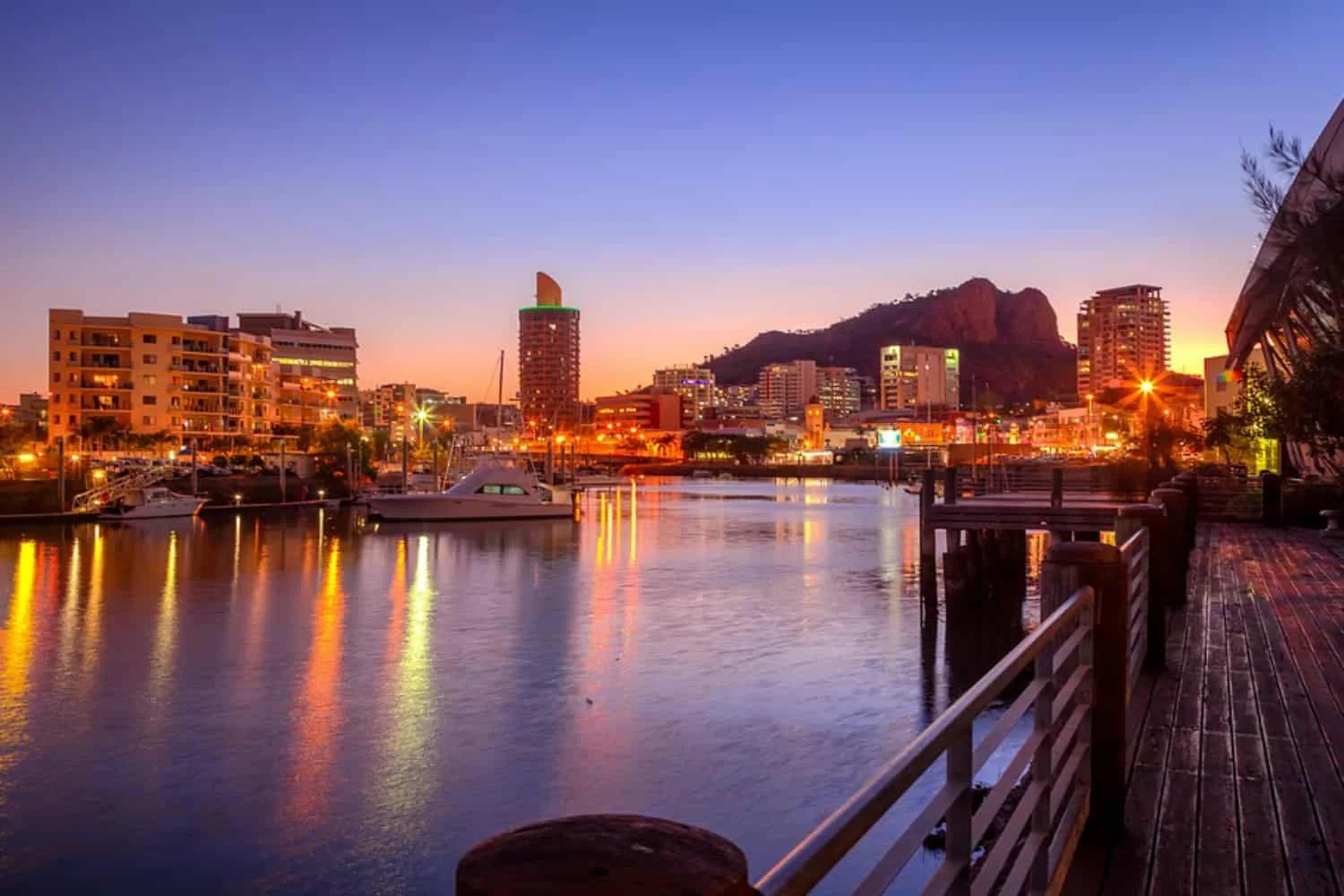 assets/img/destinations/Townsville.jpg Professional Townsville Airport Taxi